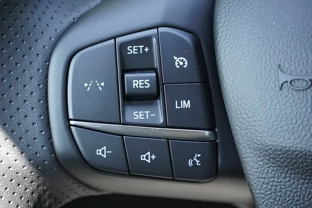 Ford Kuga - Thumbnail 10