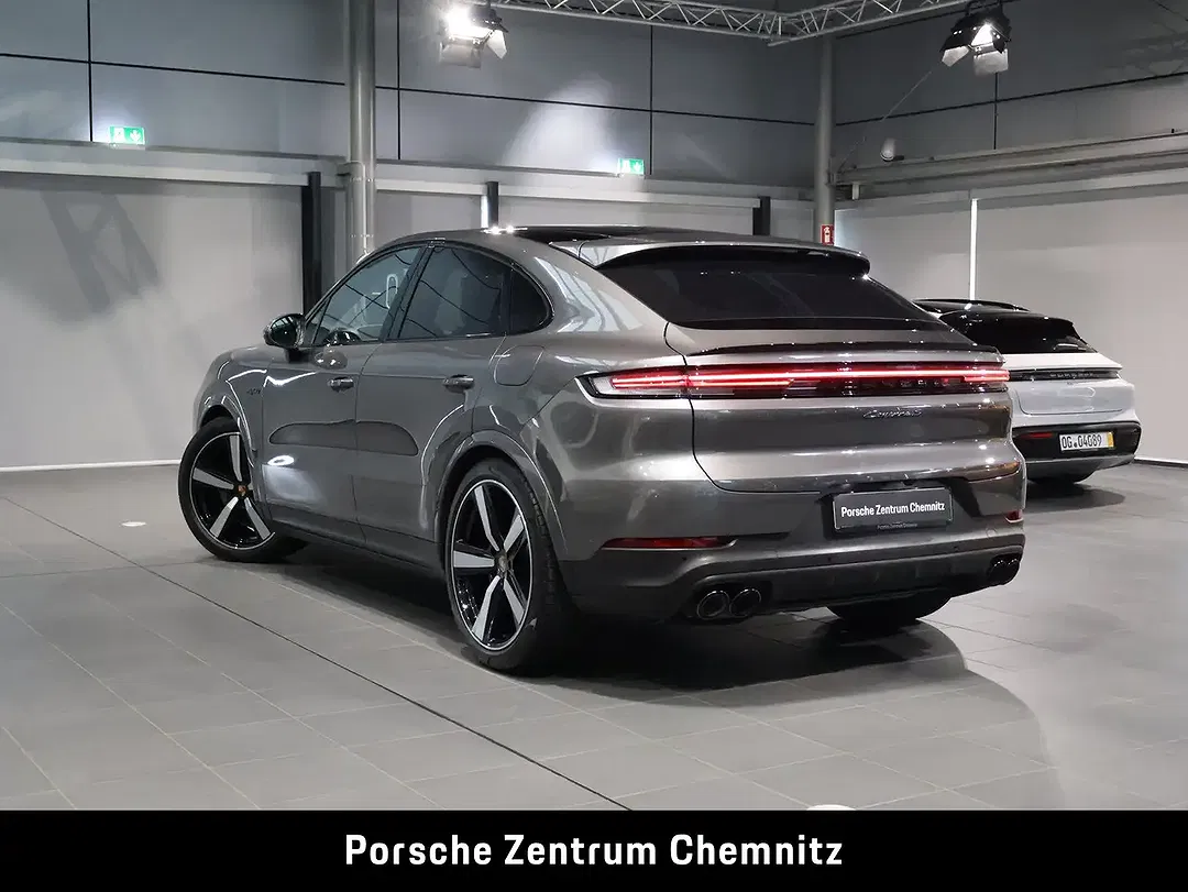 Porsche Cayenne - Thumbnail 3