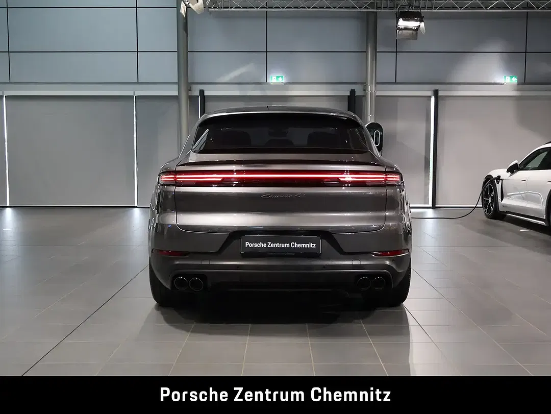 Porsche Cayenne - Thumbnail 5