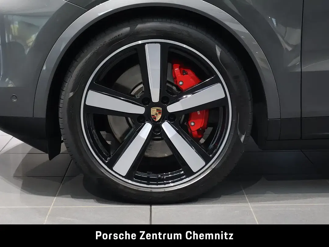 Porsche Cayenne - Thumbnail 6