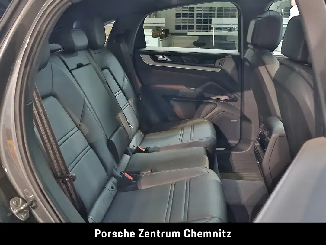 Porsche Cayenne - Thumbnail 8