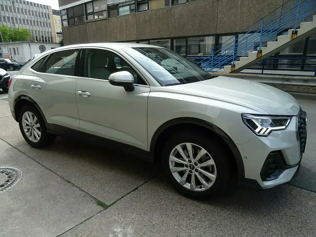 Audi Q3 - Thumbnail 12