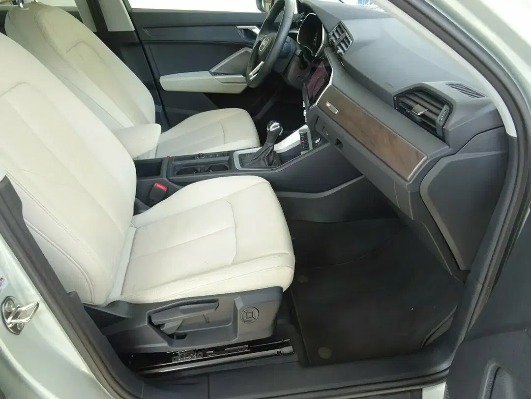 Audi Q3 - Thumbnail 6