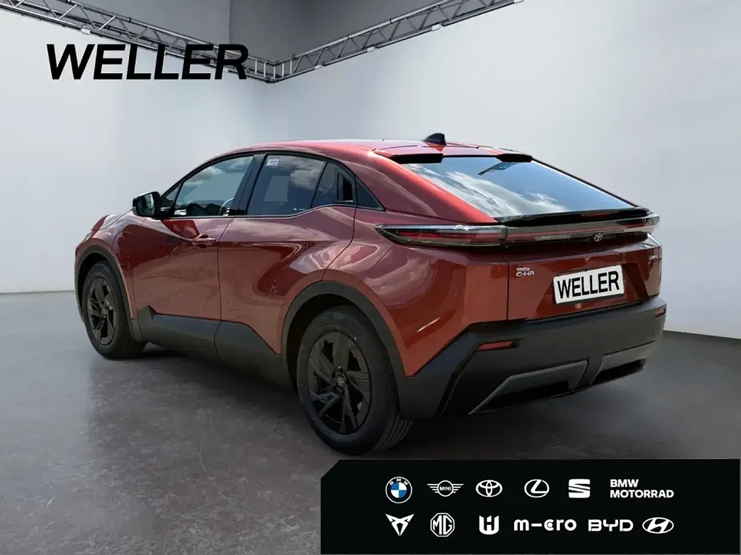 Toyota C-HR+ - Thumbnail 6