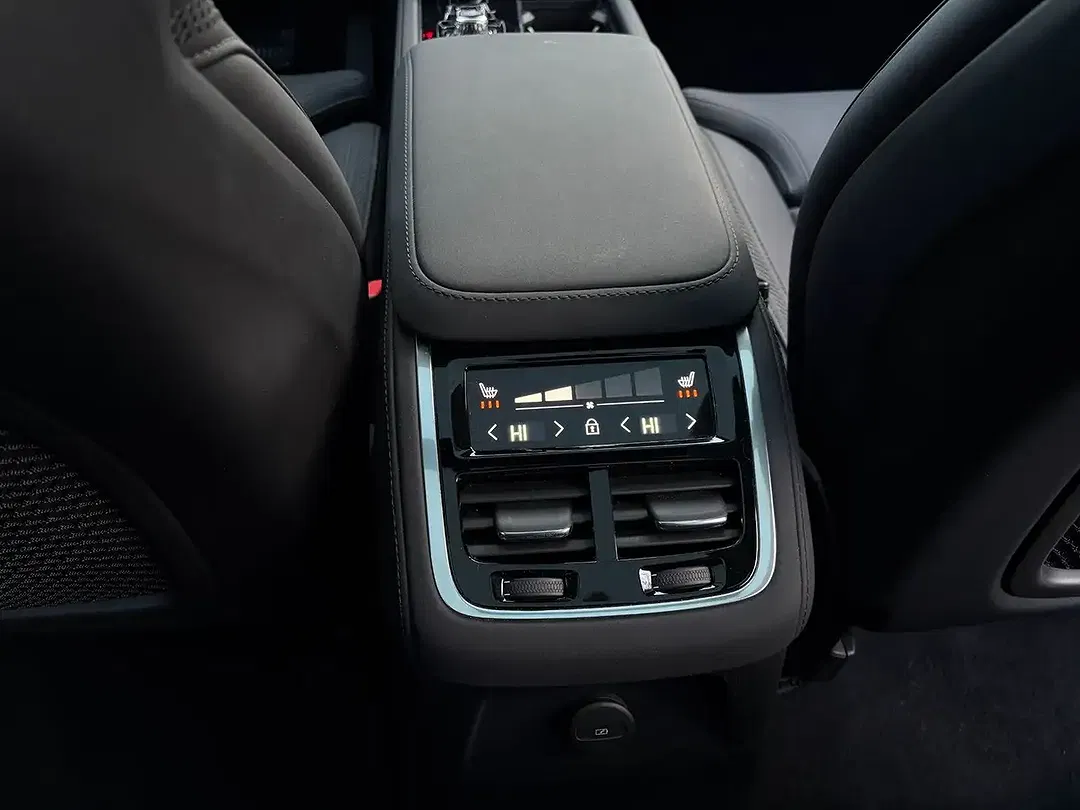 Volvo XC90 - Thumbnail 14