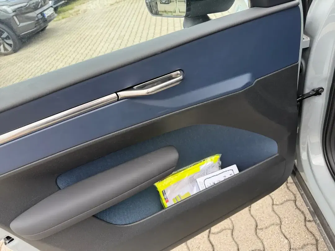 Volvo EX30 - Thumbnail 11