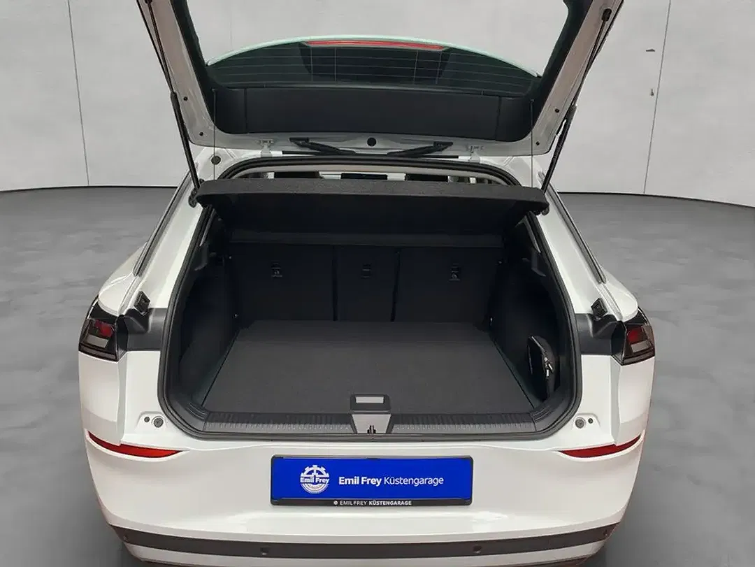 Volkswagen T-Roc - Thumbnail 5