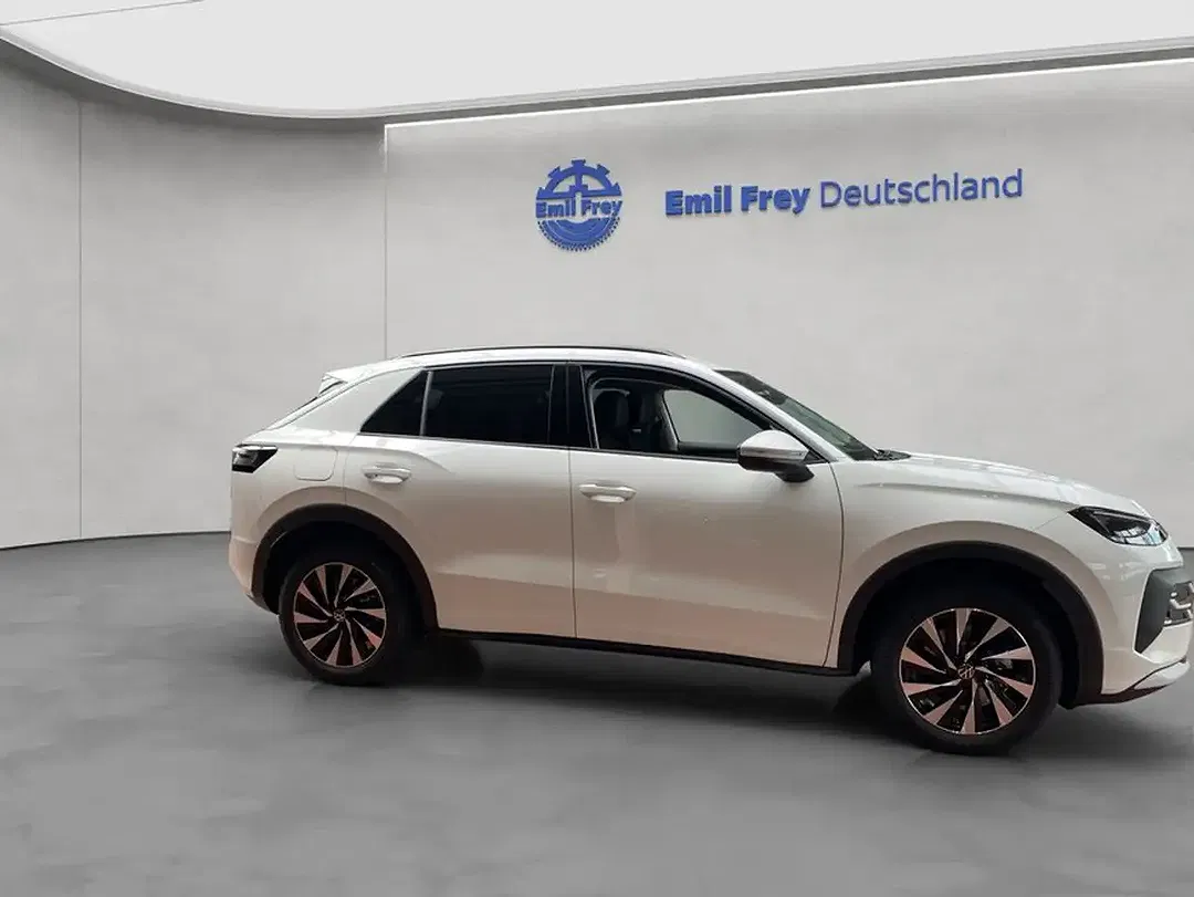 Volkswagen T-Roc - Thumbnail 7