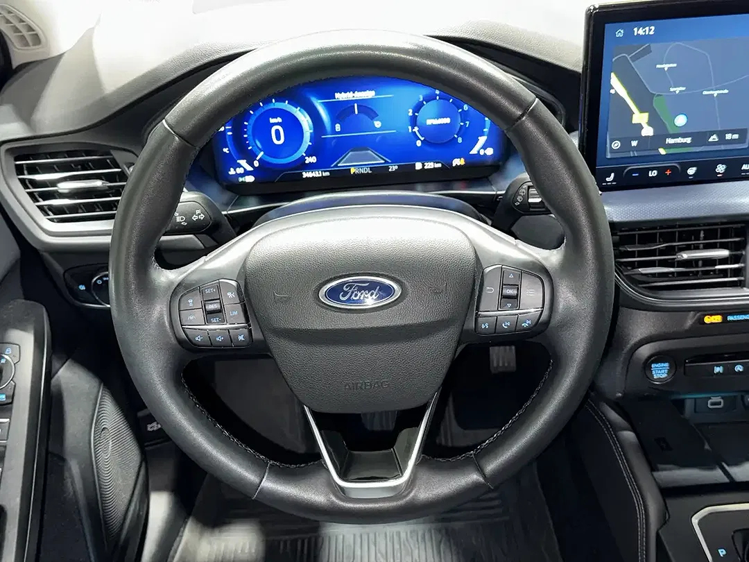 Ford Focus - Thumbnail 13