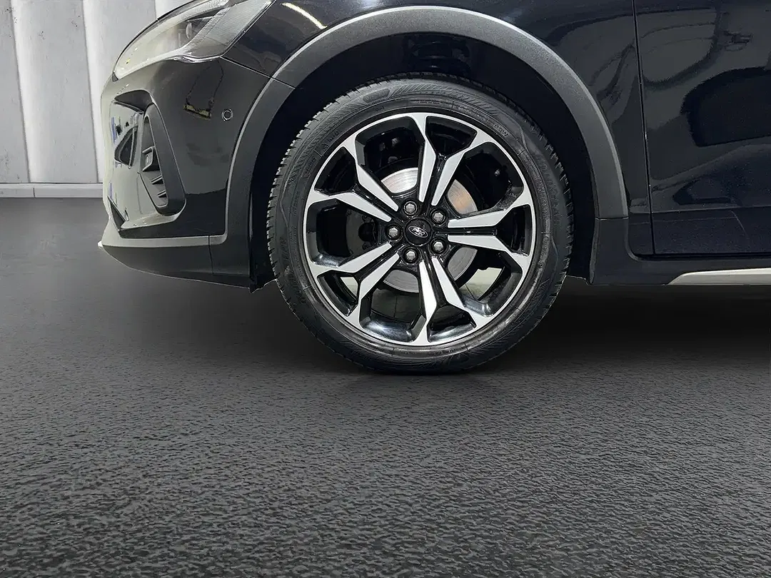 Ford Focus - Thumbnail 9