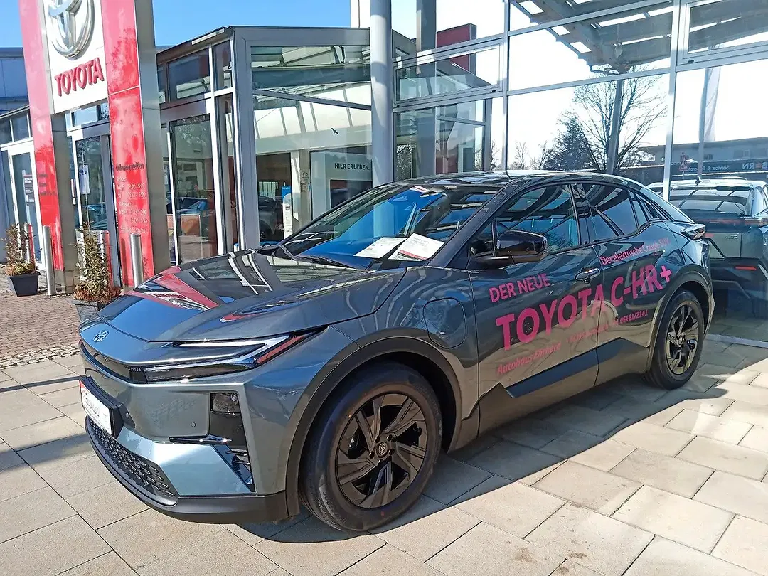 Toyota C-HR - Thumbnail 1