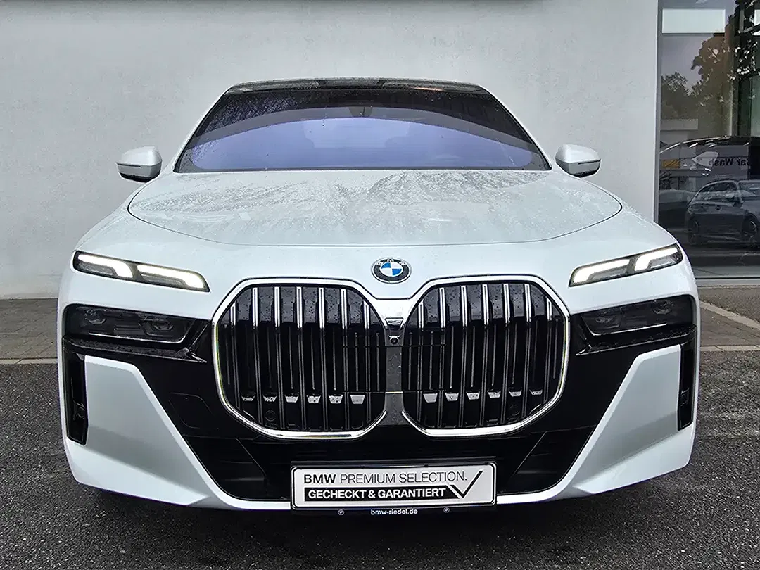 BMW 740 - Thumbnail 4