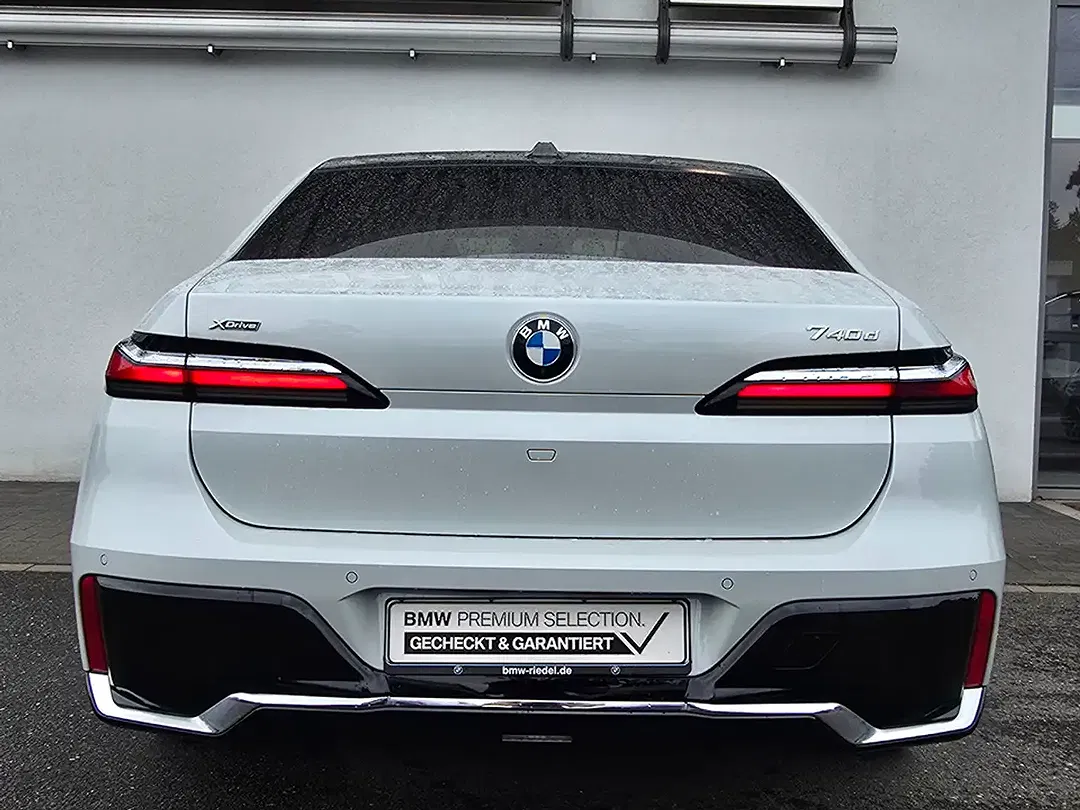BMW 740 - Thumbnail 5