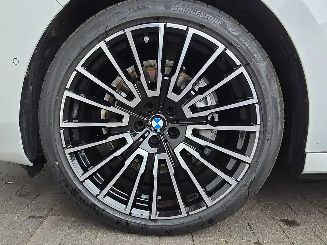 BMW 740 - Thumbnail 7