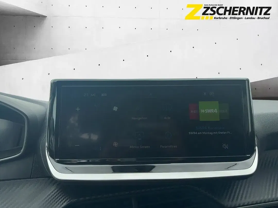 Peugeot 208 - Thumbnail 10