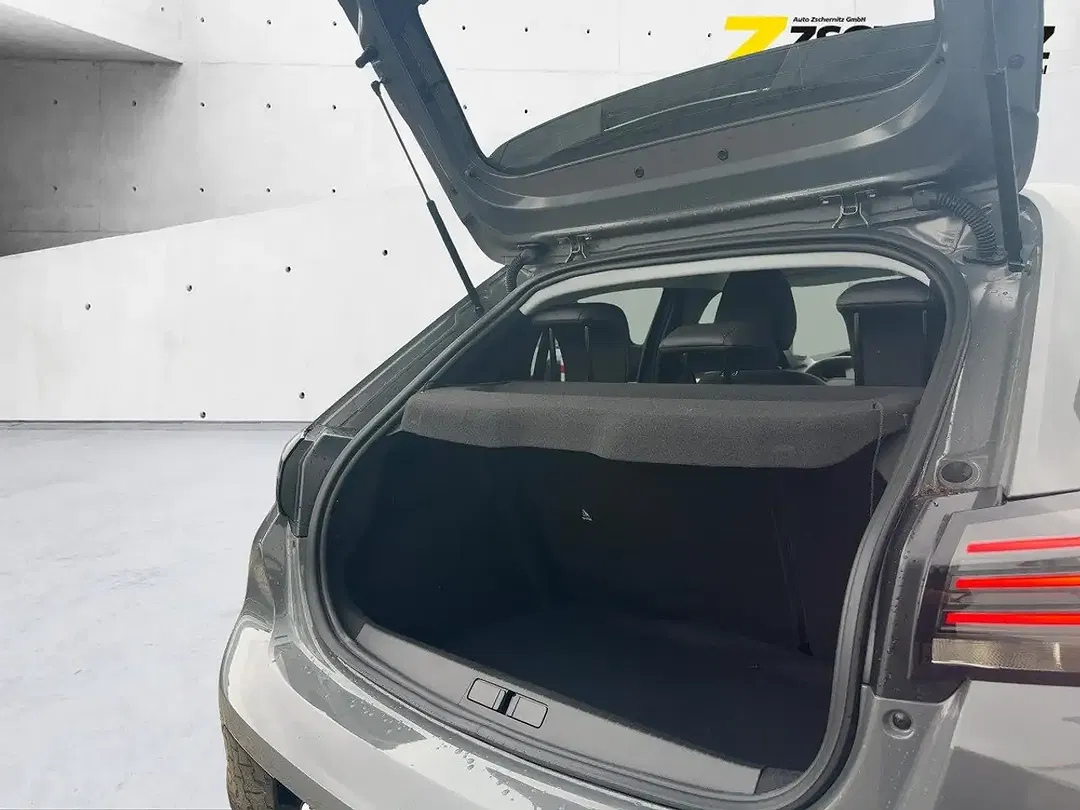 Peugeot 208 - Thumbnail 5