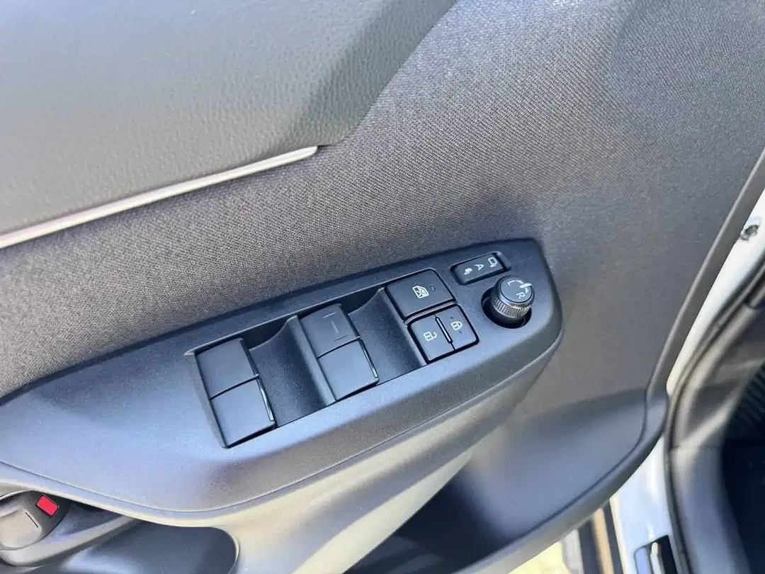 Toyota Yaris Cross - Thumbnail 12