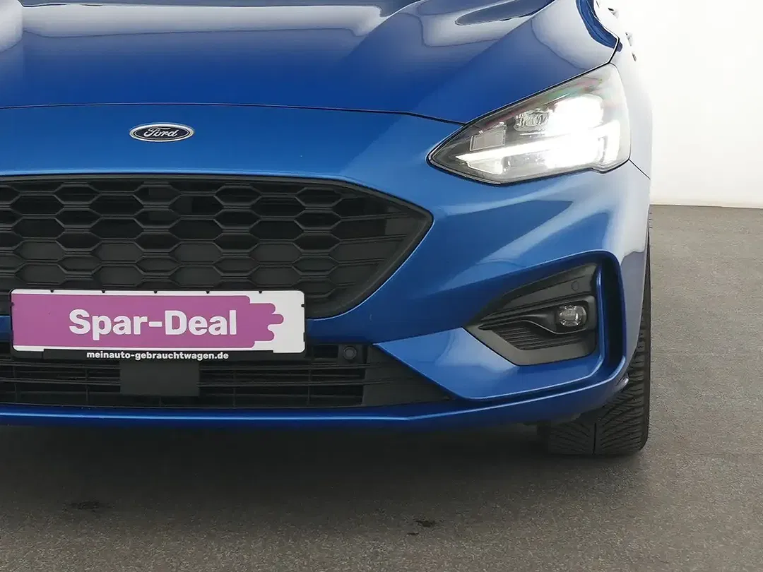 Ford Focus - Thumbnail 10