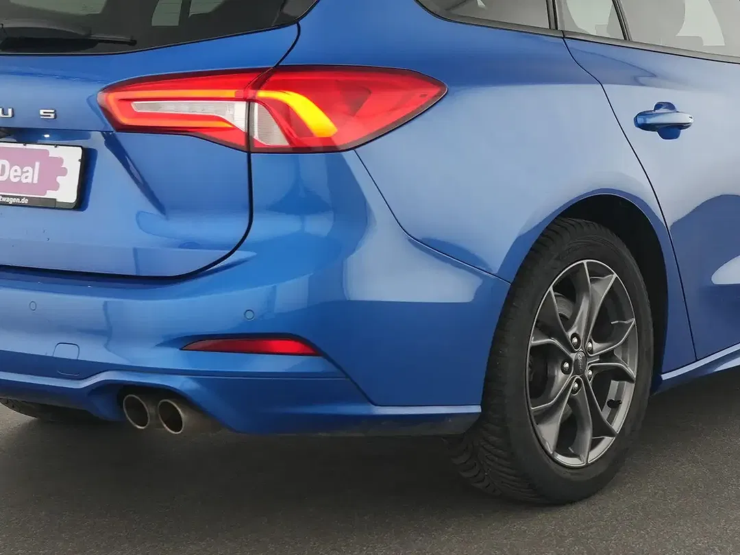 Ford Focus - Thumbnail 12