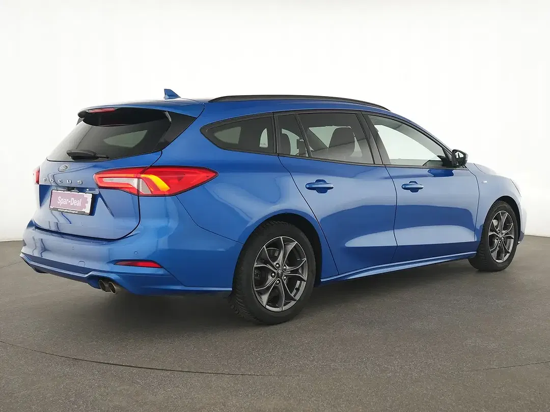 Ford Focus - Thumbnail 4
