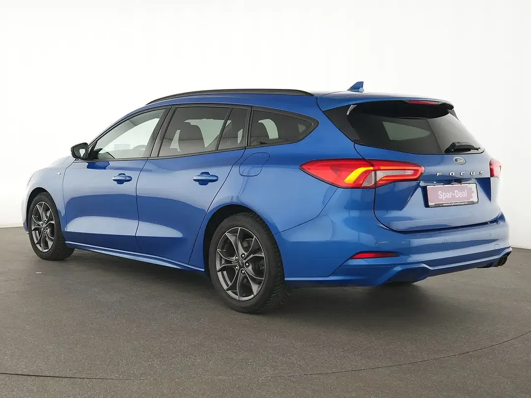 Ford Focus - Thumbnail 6