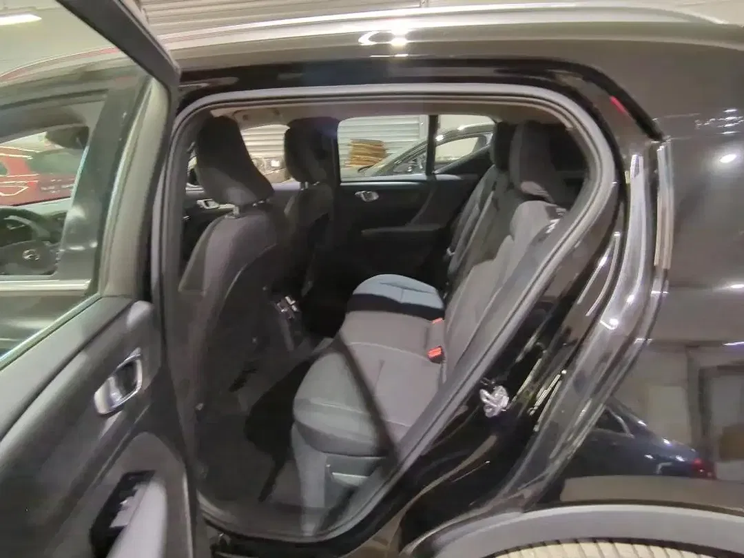 Volvo XC40 - Thumbnail 11