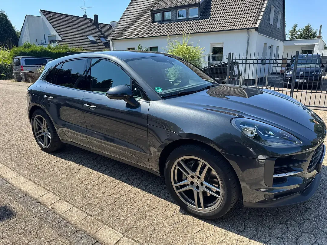 Porsche Macan - Thumbnail 3