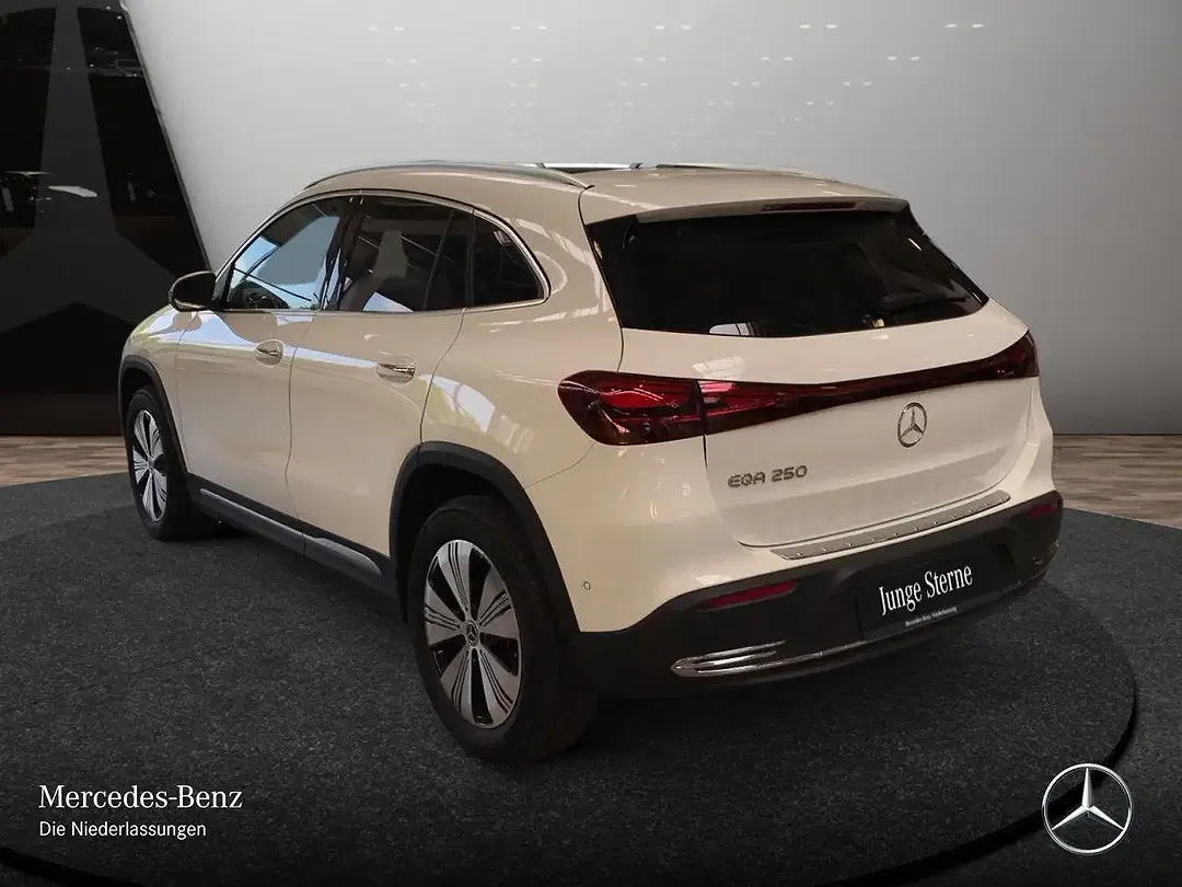 Mercedes-Benz EQA 250 - Thumbnail 9