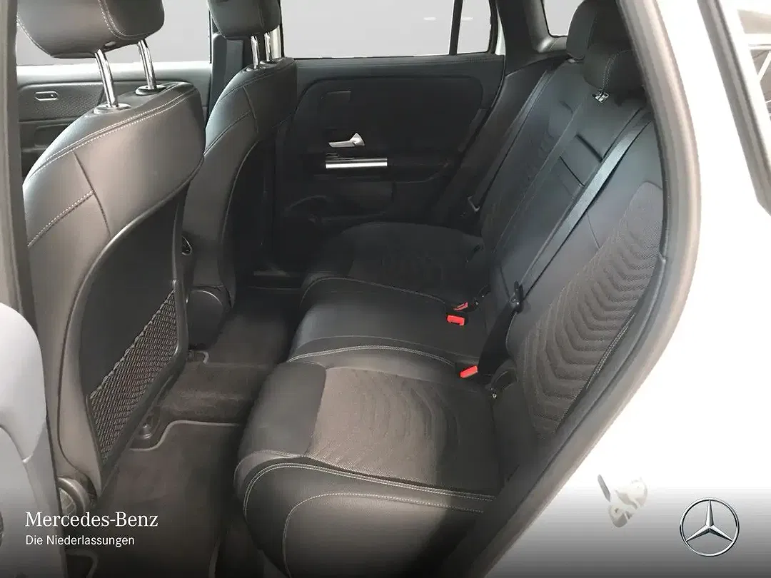 Mercedes-Benz EQA 250 - Thumbnail 11