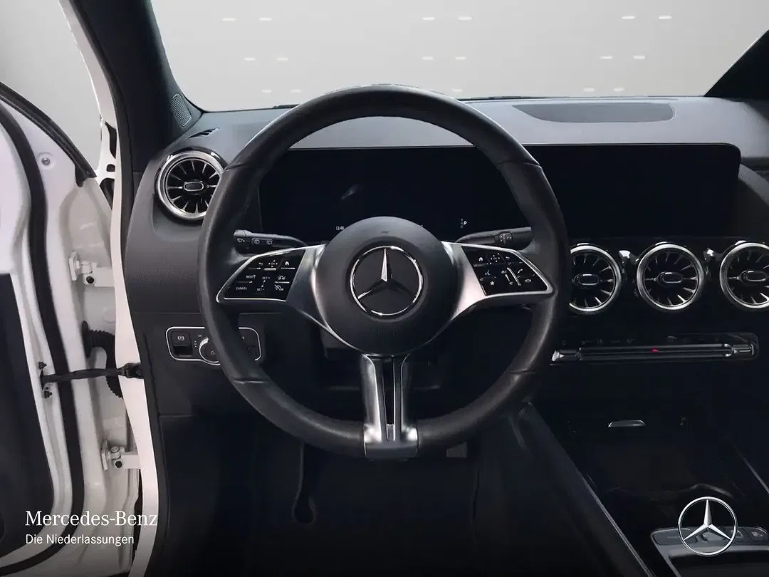 Mercedes-Benz EQA 250 - Thumbnail 13