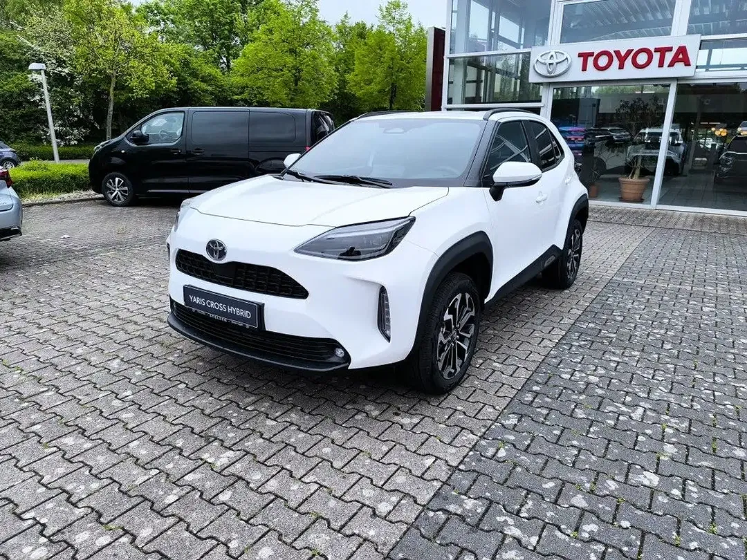 Toyota Yaris Cross - Thumbnail 2
