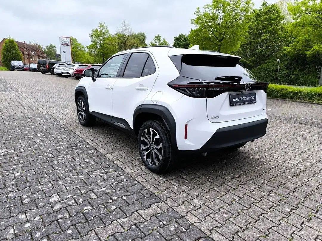 Toyota Yaris Cross - Thumbnail 4