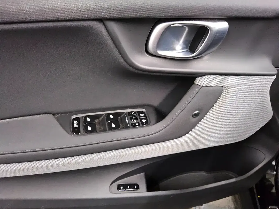 Polestar 2 - Thumbnail 9