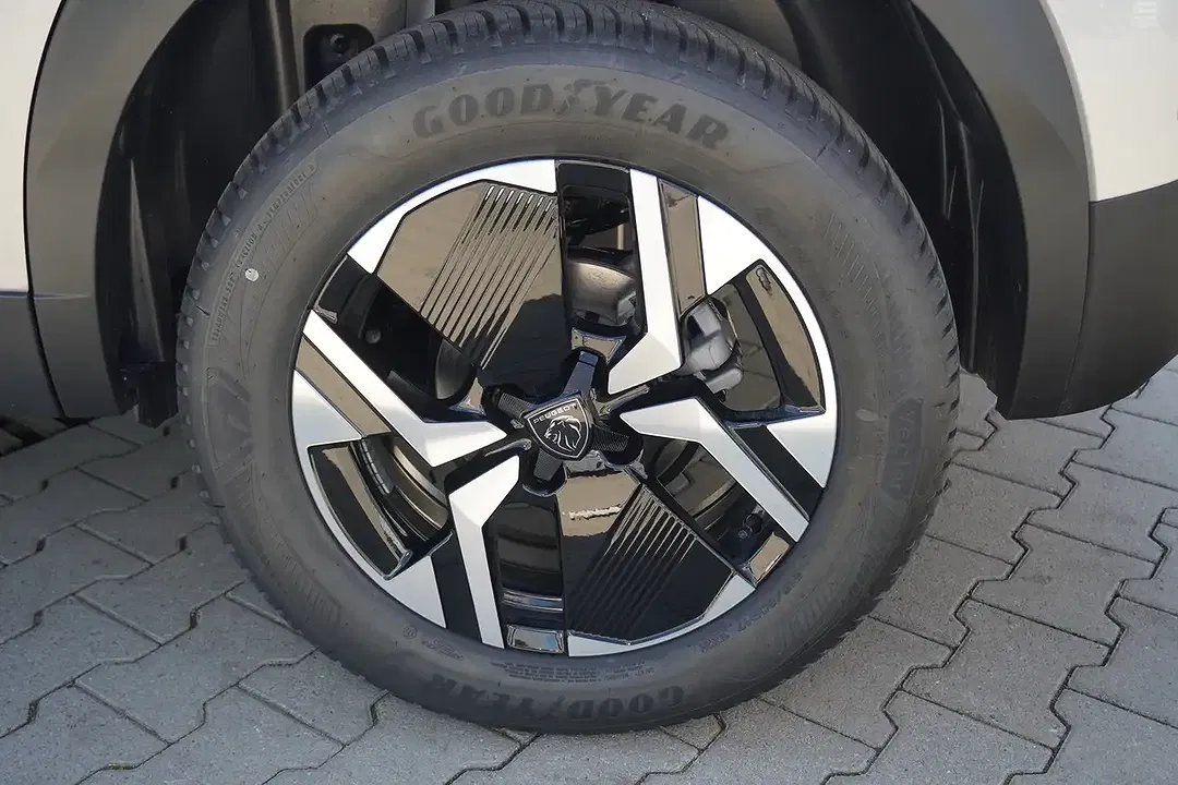 Peugeot 2008 - Thumbnail 9