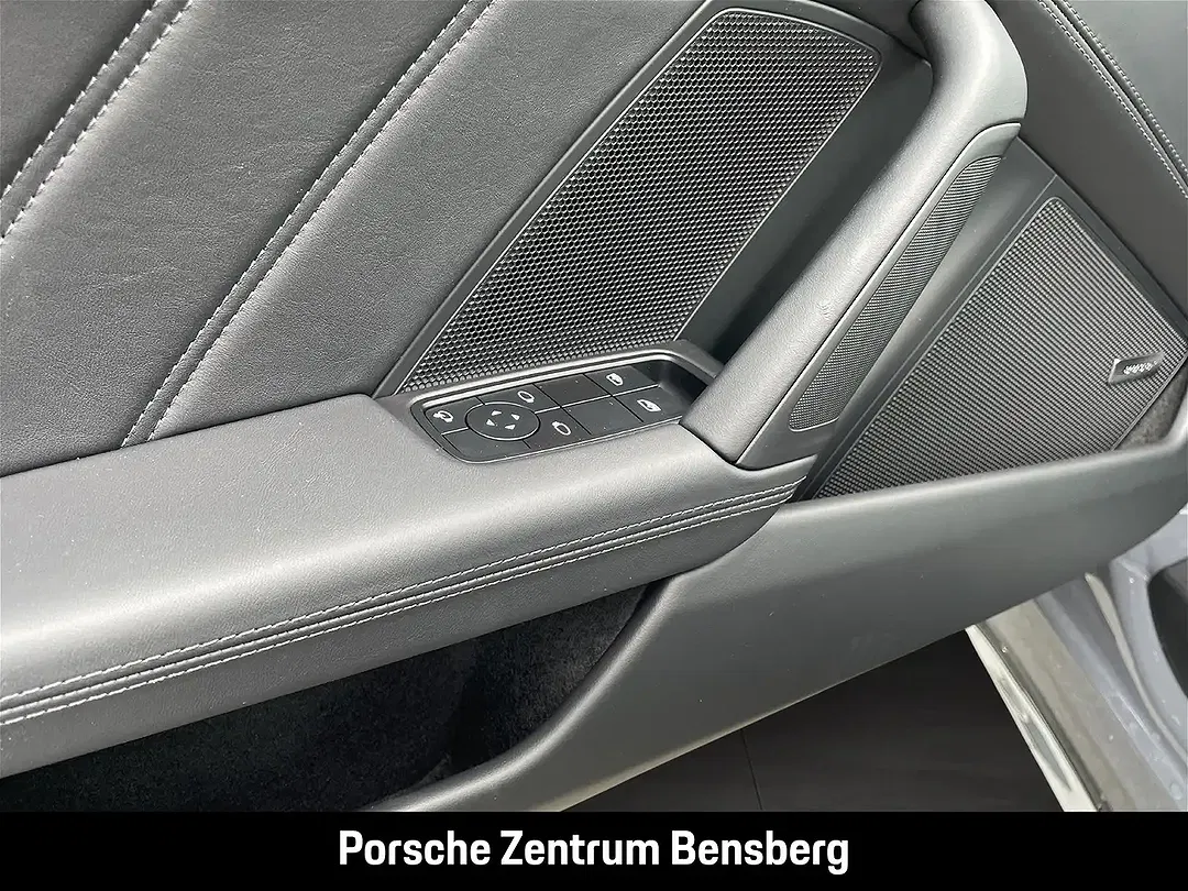 Porsche 911 - Thumbnail 10
