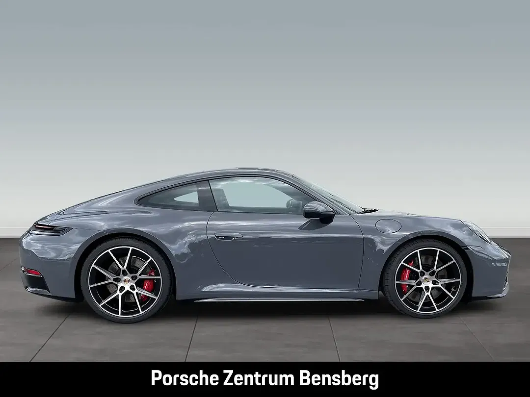 Porsche 911 - Thumbnail 3