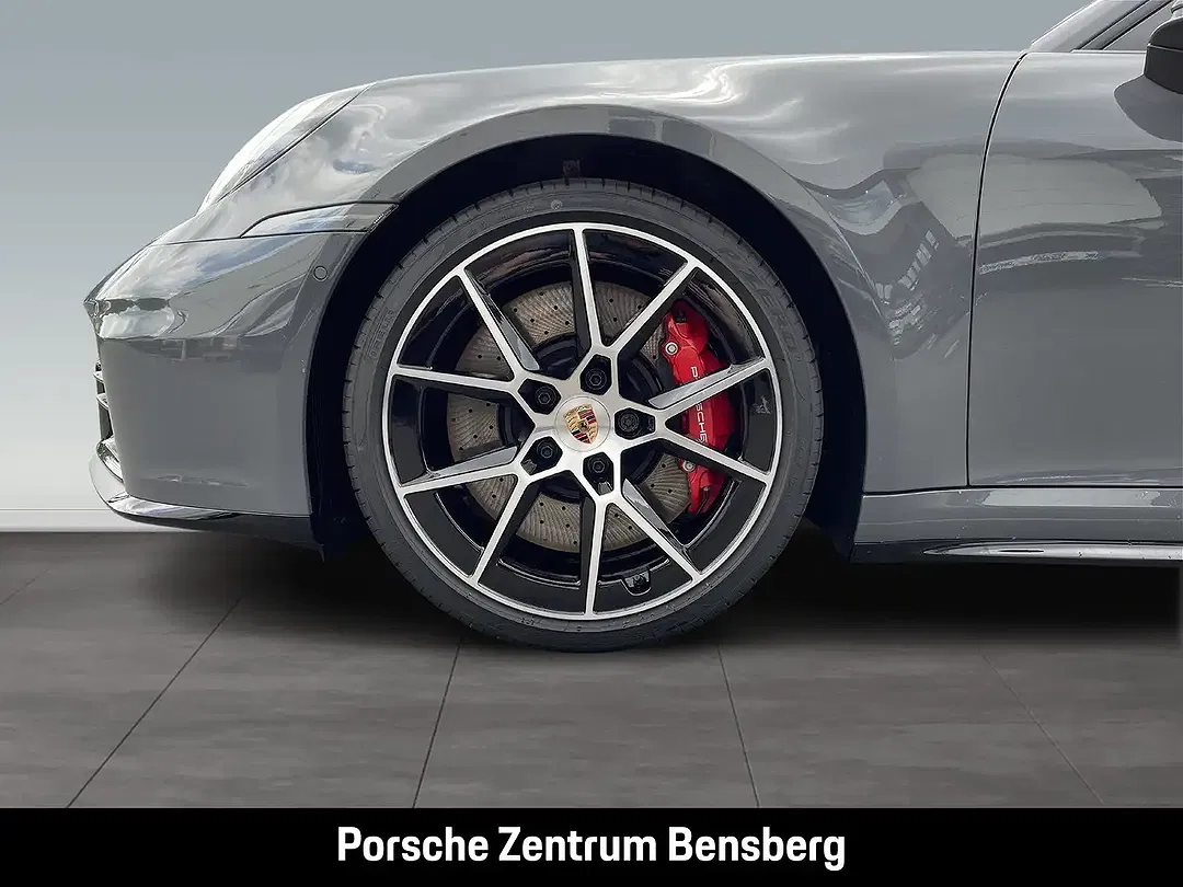 Porsche 911 - Thumbnail 5