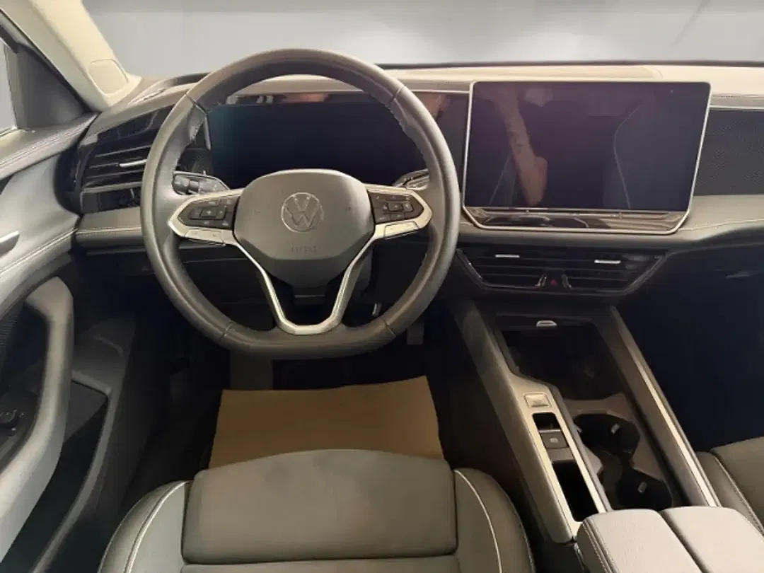 Volkswagen Passat - Thumbnail 9