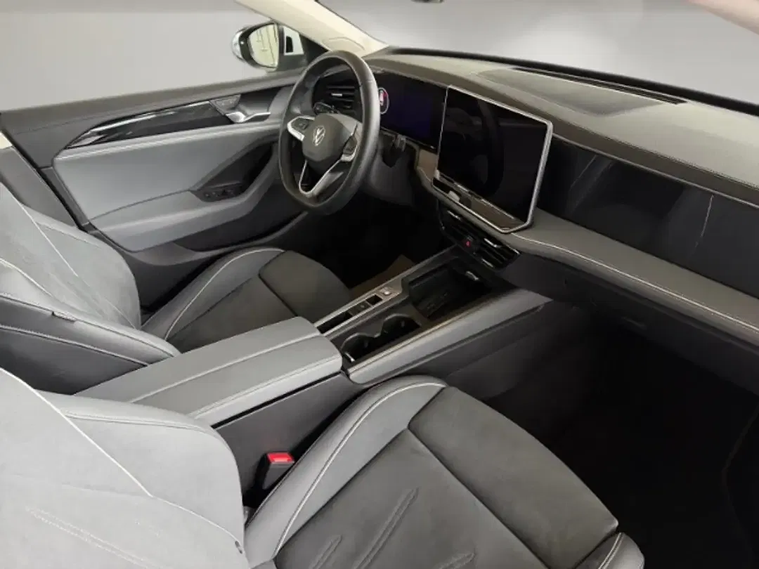 Volkswagen Passat - Thumbnail 13