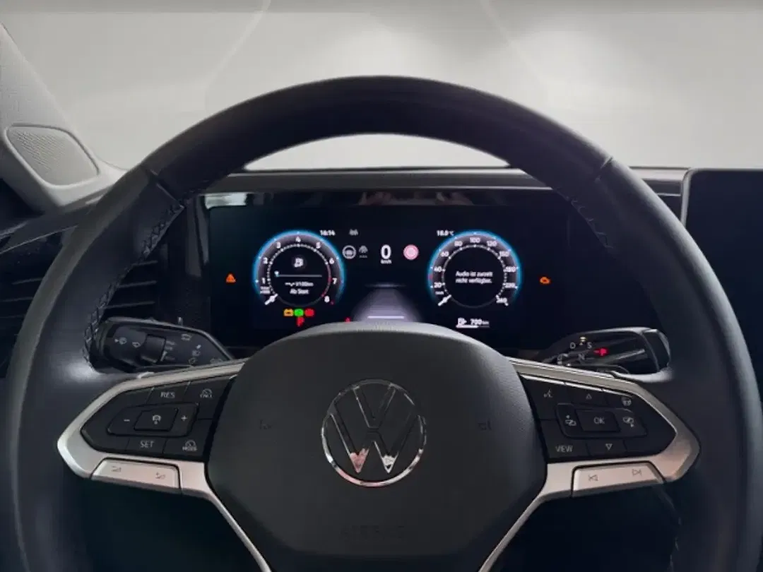 Volkswagen Passat - Thumbnail 7
