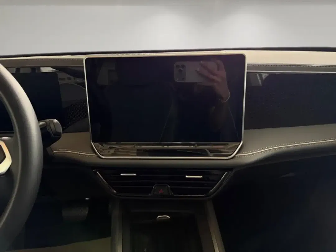 Volkswagen Passat - Thumbnail 8