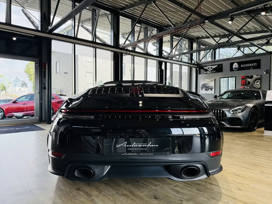 Porsche 911 - Thumbnail 10