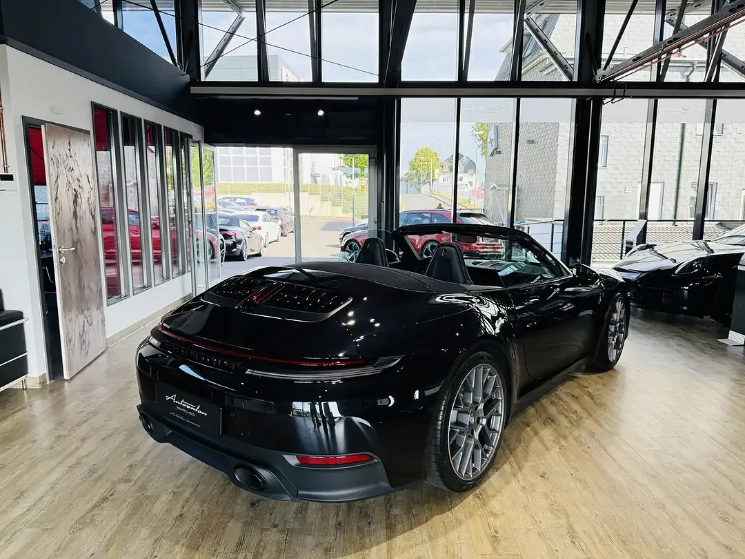 Porsche 911 - Thumbnail 11