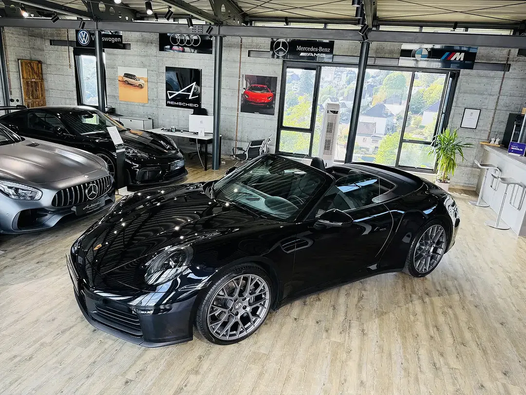 Porsche 911 - Thumbnail 3
