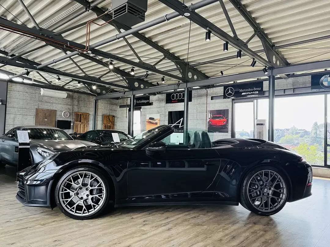 Porsche 911 - Thumbnail 5