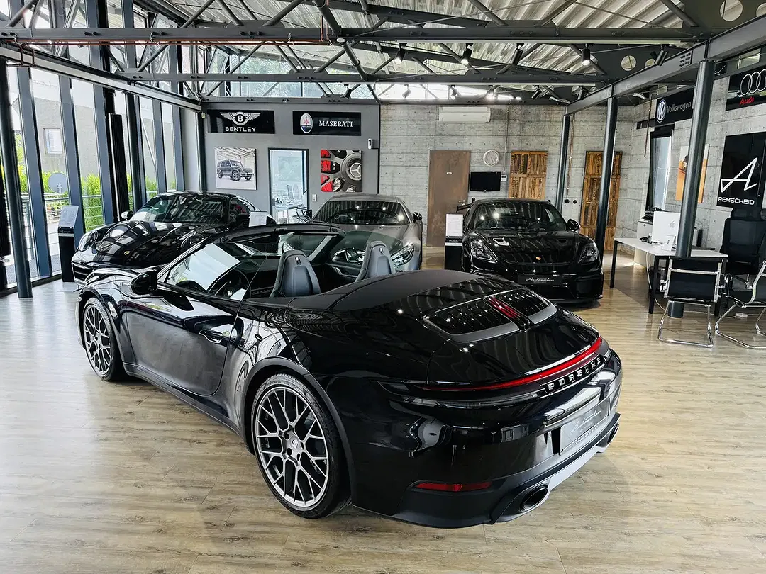 Porsche 911 - Thumbnail 7