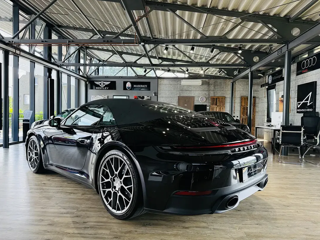 Porsche 911 - Thumbnail 8