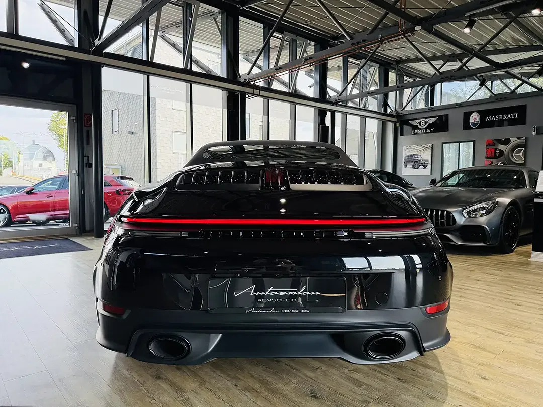 Porsche 911 - Thumbnail 9