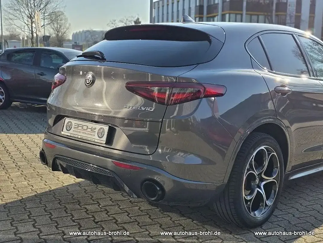 Alfa Romeo Stelvio - Thumbnail 7
