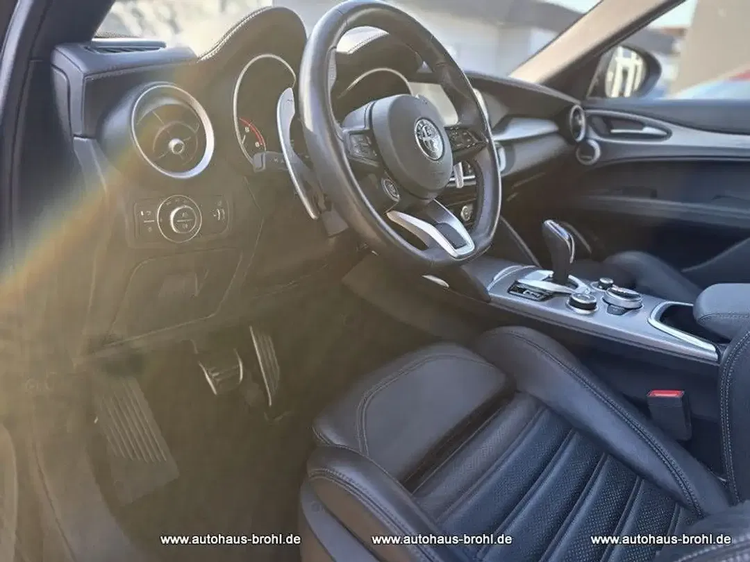 Alfa Romeo Stelvio - Thumbnail 9